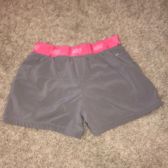 Nike shorts - Picture 2 of 2